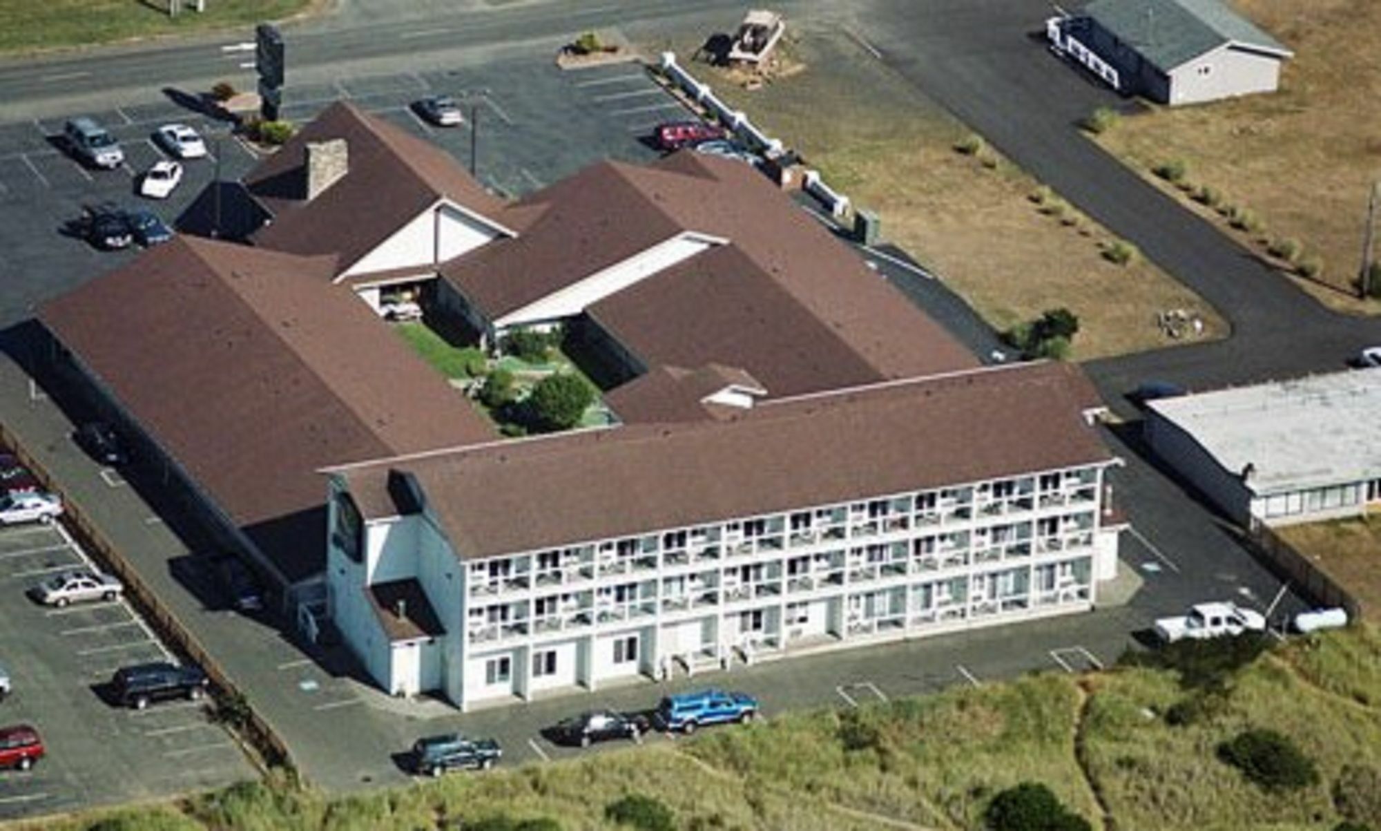 Coratel Inn And Suites By Jasper Ocean Shores Exterior photo